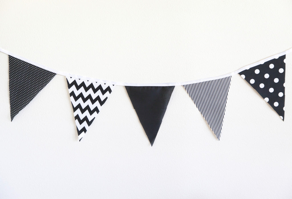 Buntings Black and White