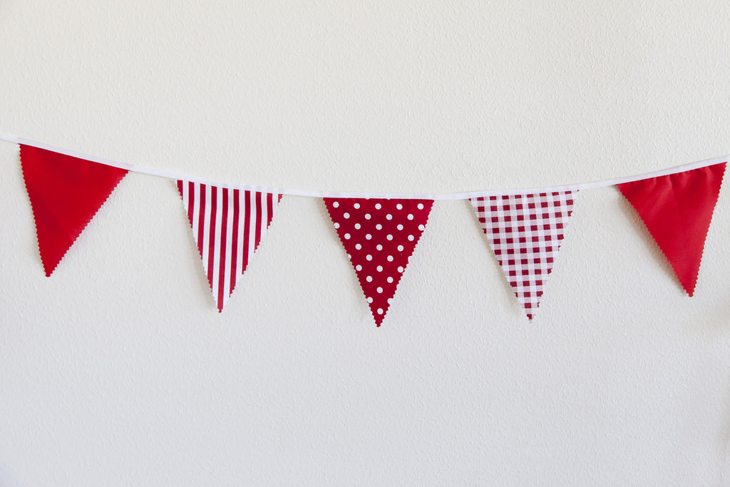 Buntings Red and White