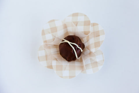 White & Beige Checked Truffle Wrapper
