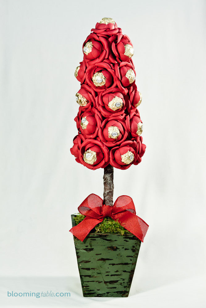Topiaries Cone (Red)