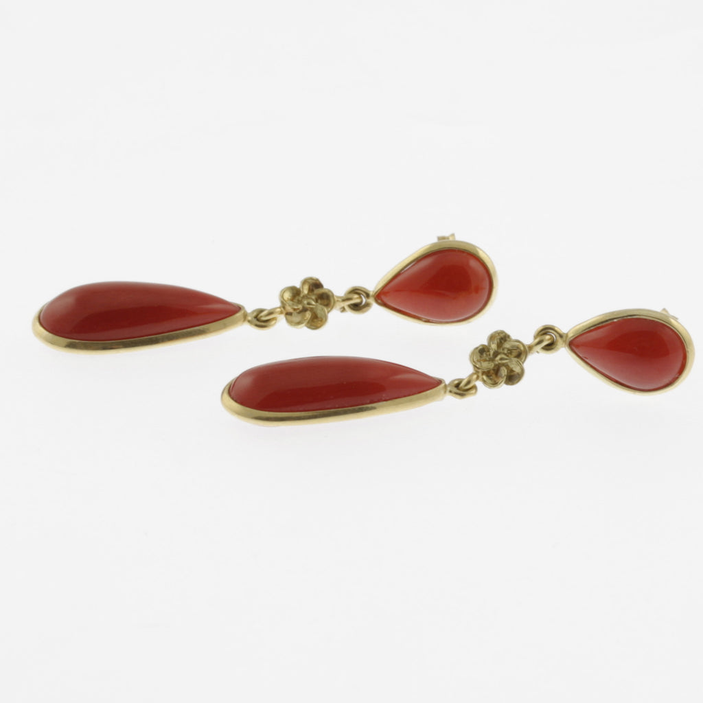 Meditteranean coral cabachon dual tear drop earrings with flower detail in yellow gold