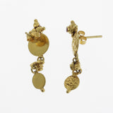 Yellow gold coral detailed earrings